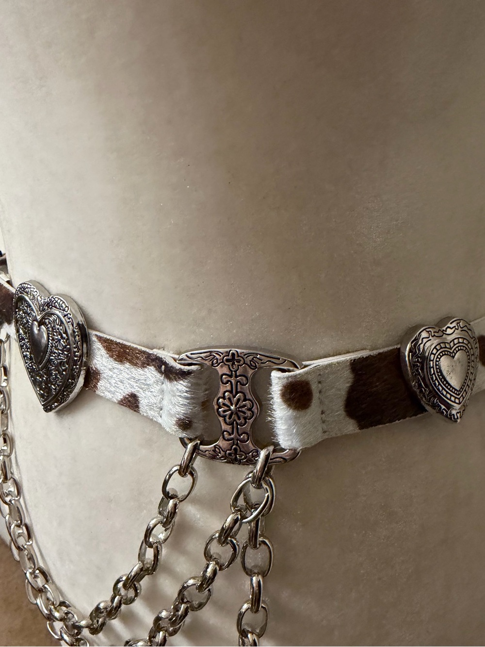 Haute Hippie Cow Print faux fur Hair-on-Hide Heart Chain Belt NWT - Picture 8 of 13